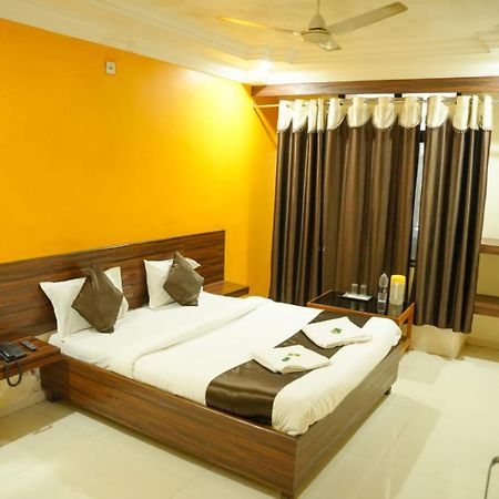 Hotel Sachidanand Shirdi Exteriör bild