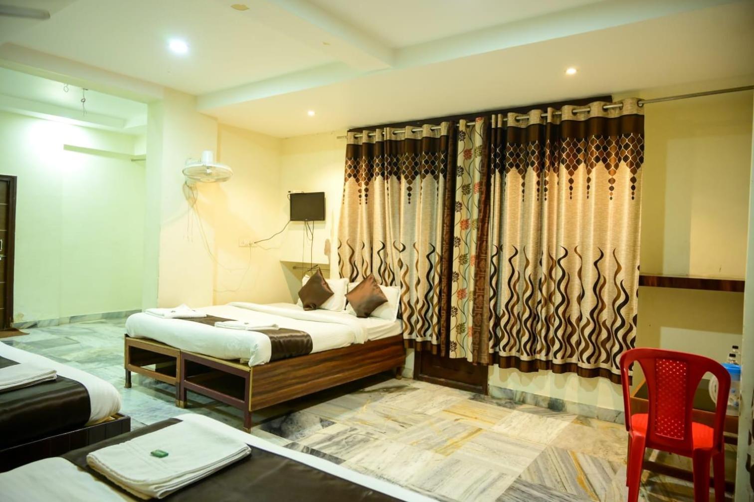 Hotel Sachidanand Shirdi Exteriör bild