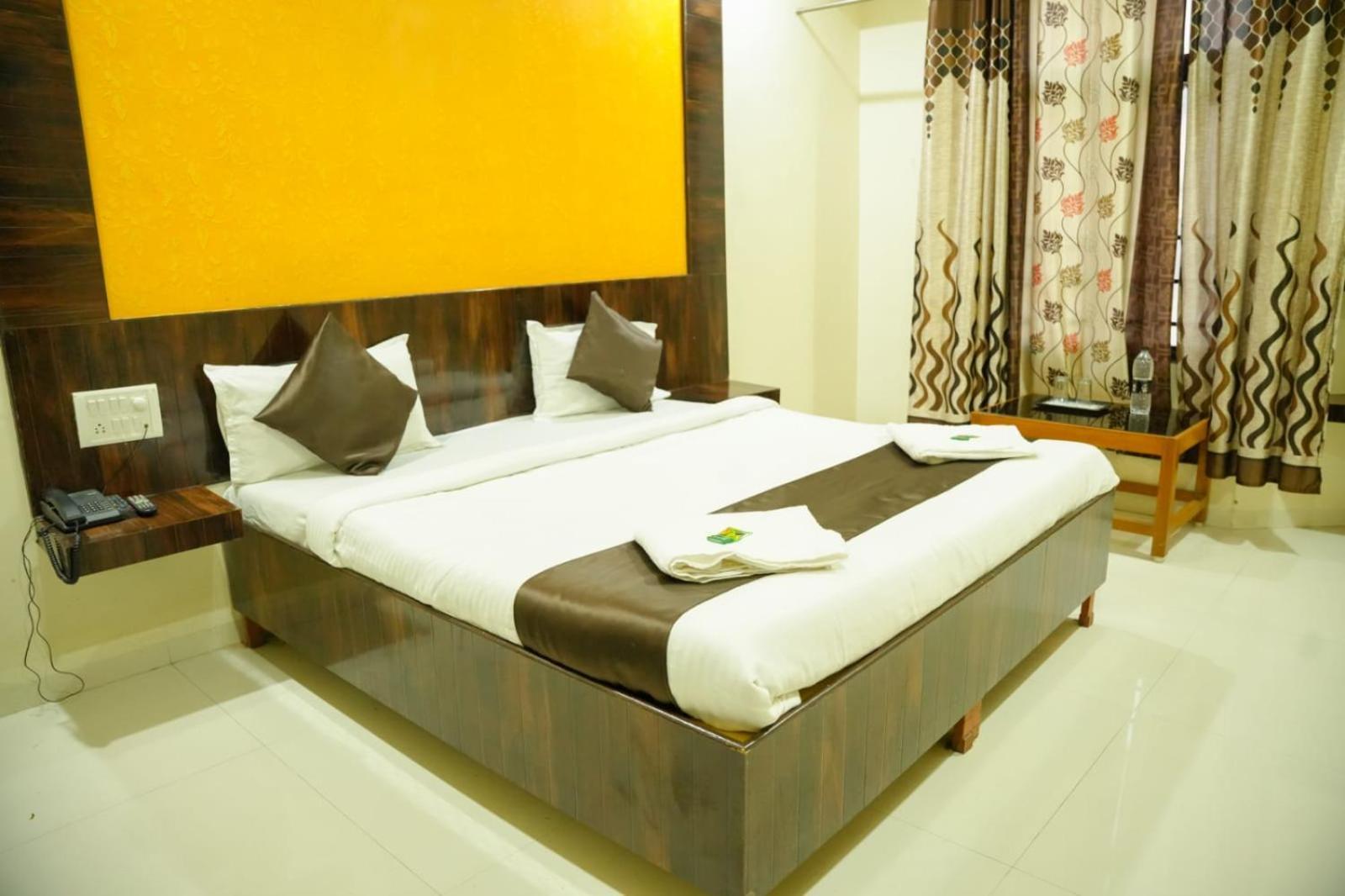 Hotel Sachidanand Shirdi Exteriör bild
