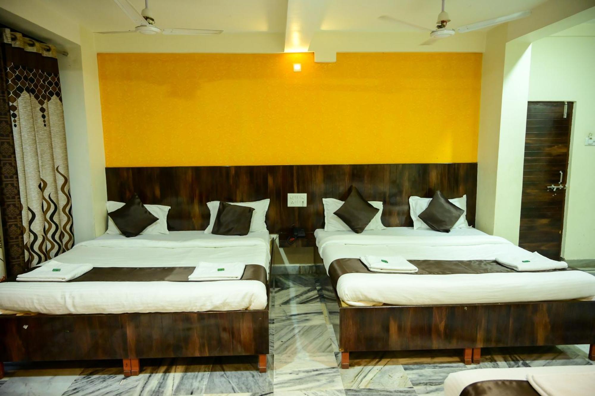 Hotel Sachidanand Shirdi Exteriör bild
