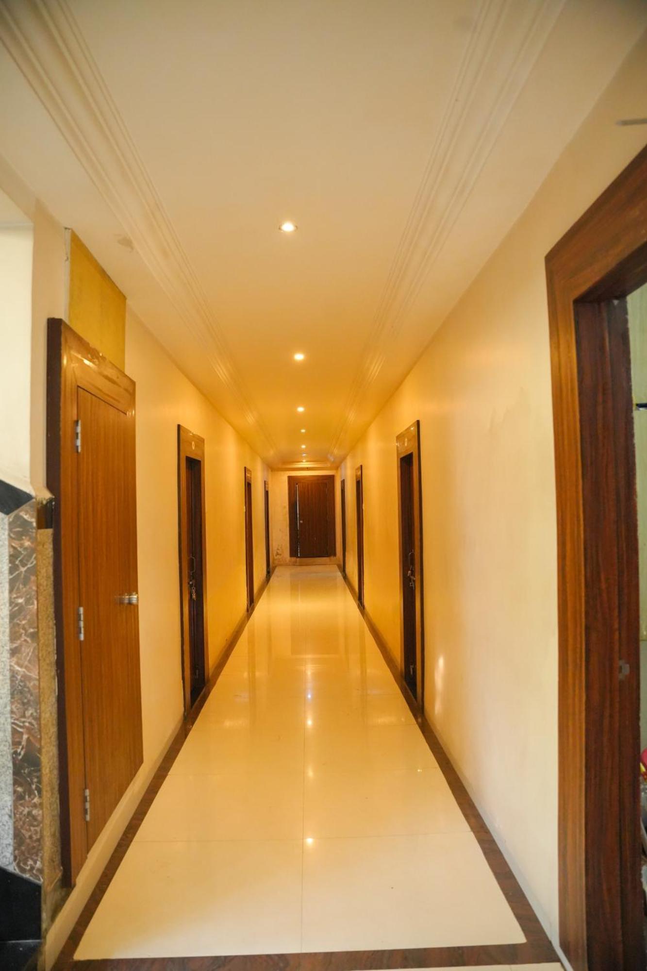Hotel Sachidanand Shirdi Exteriör bild