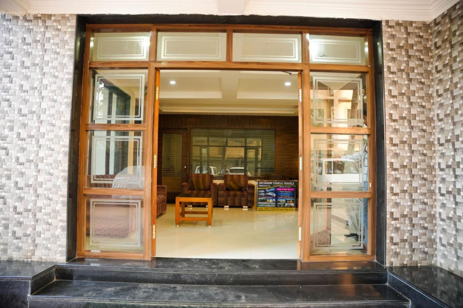 Hotel Sachidanand Shirdi Exteriör bild