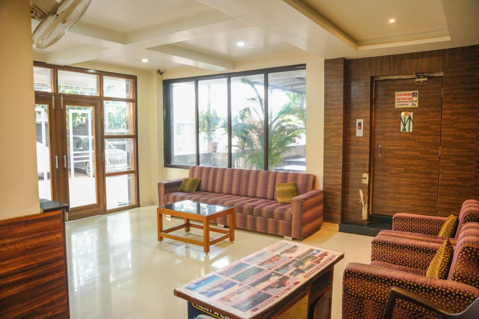 Hotel Sachidanand Shirdi Exteriör bild
