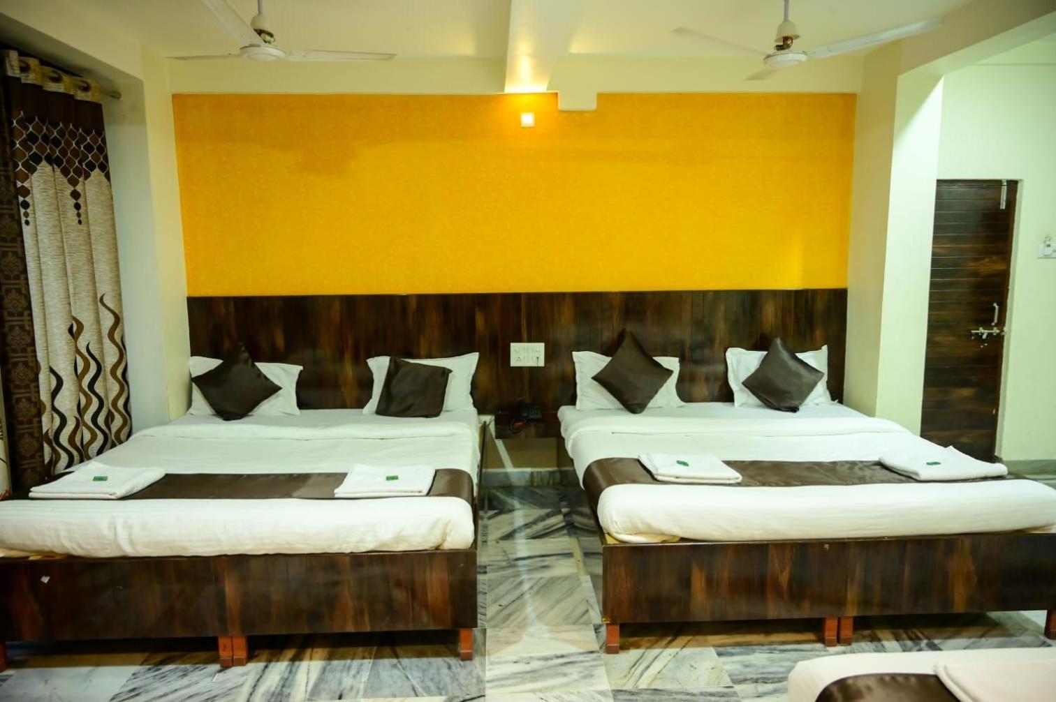 Hotel Sachidanand Shirdi Exteriör bild