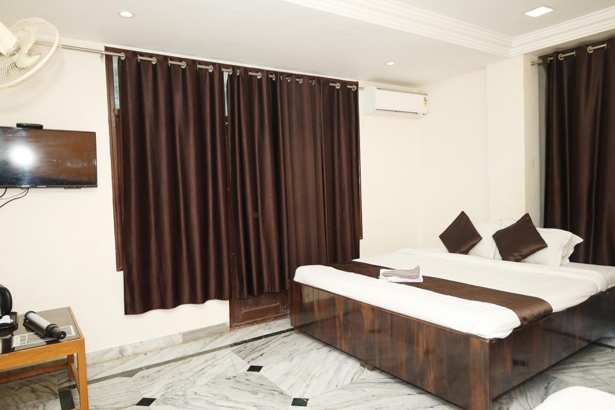 Hotel Sachidanand Shirdi Exteriör bild