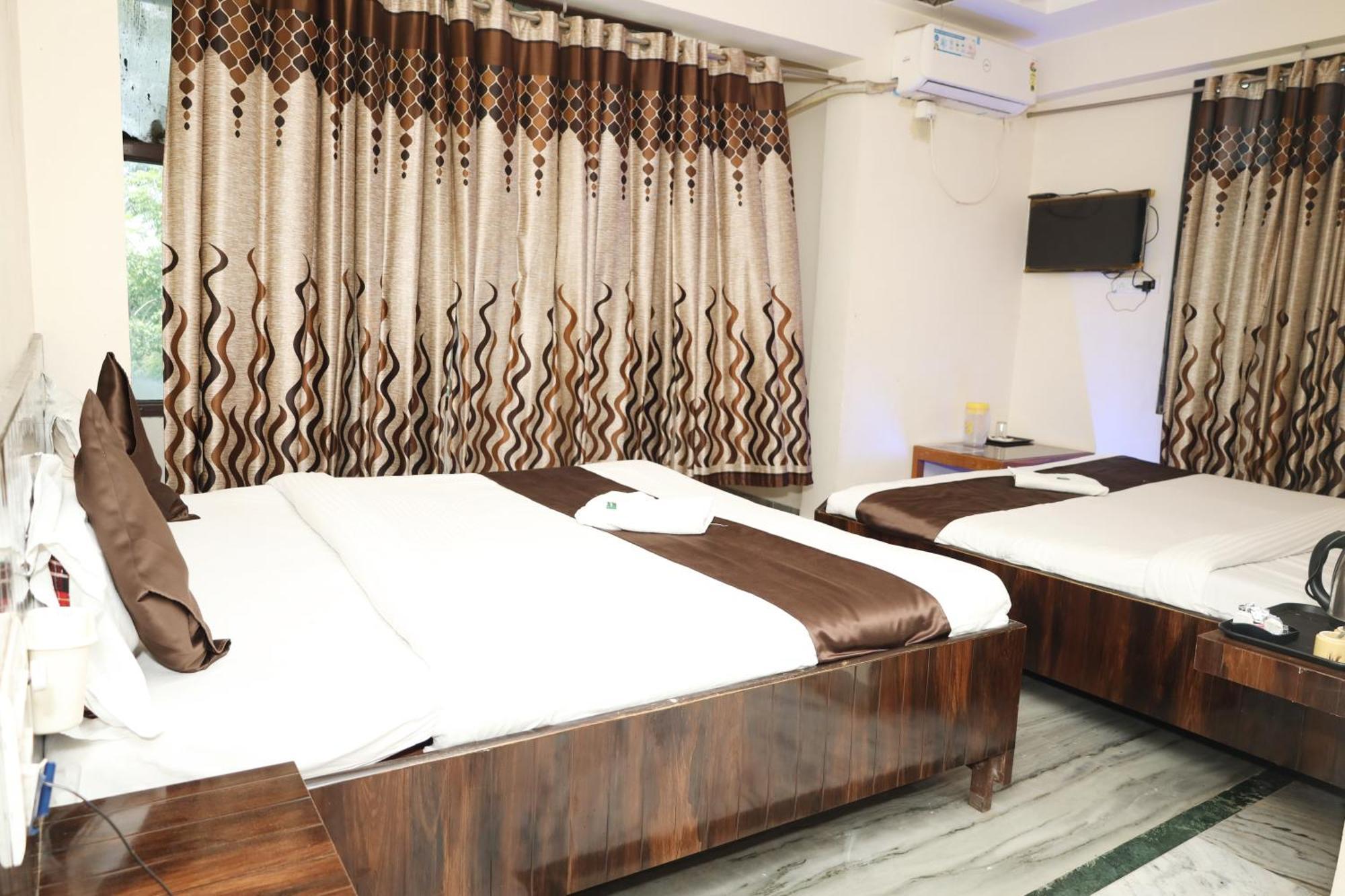 Hotel Sachidanand Shirdi Exteriör bild