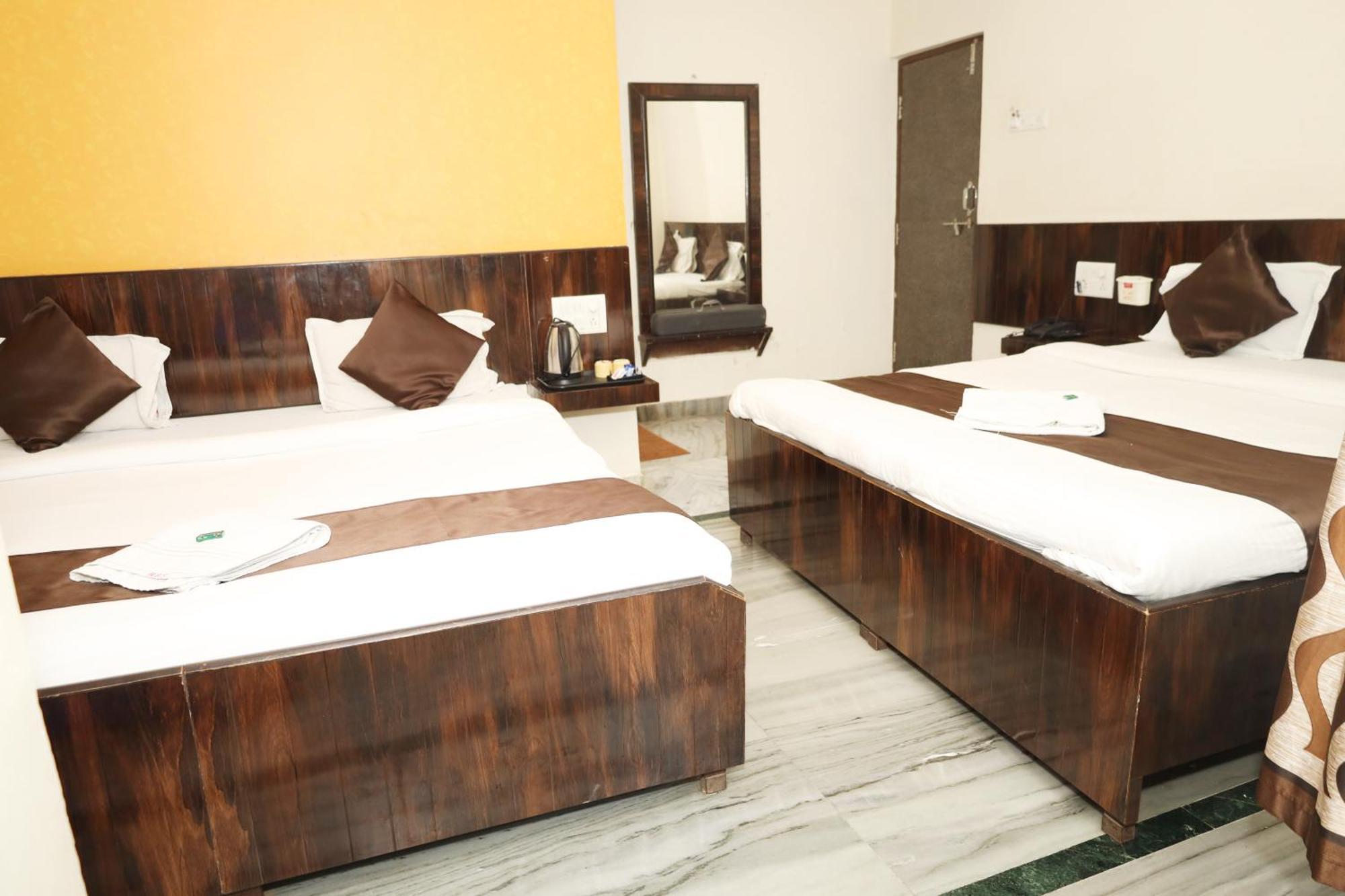 Hotel Sachidanand Shirdi Exteriör bild